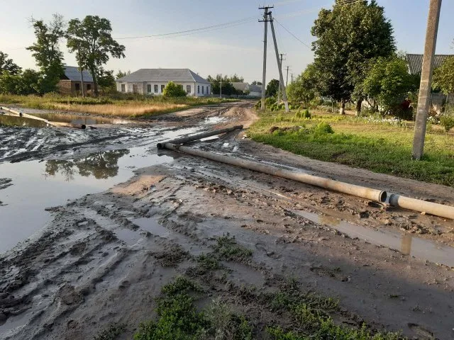 В Новой Маячке будут откачивать воду по трубопроводу длиною 4 км
