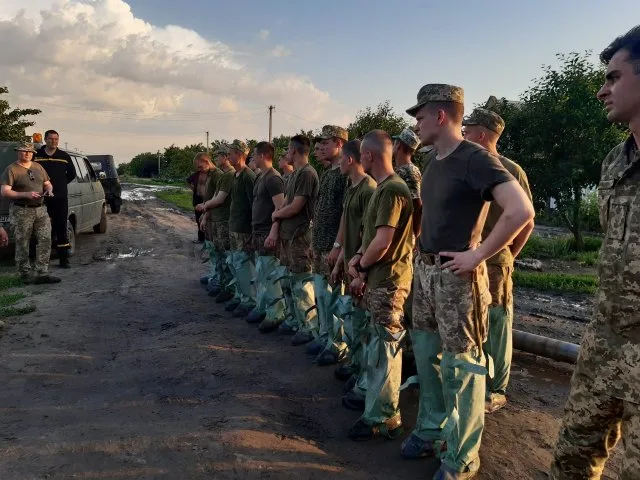 В Новой Маячке будут откачивать воду по трубопроводу длиною 4 км