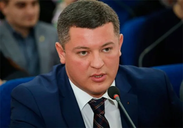 Депутат Херсоснского горсовета хочет отменить регистрацию ЦИК для своего коллеги