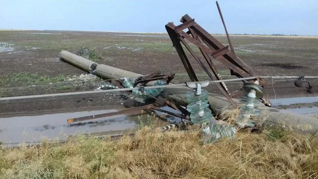 В Новотроицком, Геническом  и Ивановском  районах из-за бури проблемы с орошением