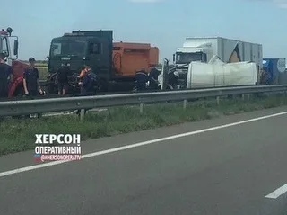 Появились новые фото и видео с места ДТП на трассе Николаев – Херсон