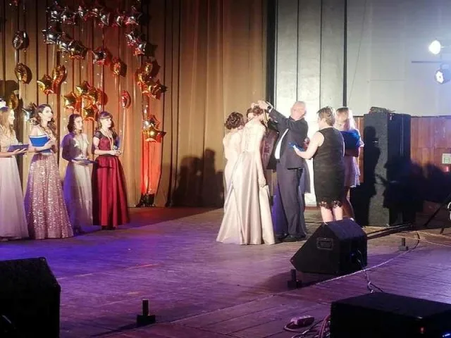 Олександр Співаковський привітав учнів ліцею імені О.Мішукова при ХДУ з випуском