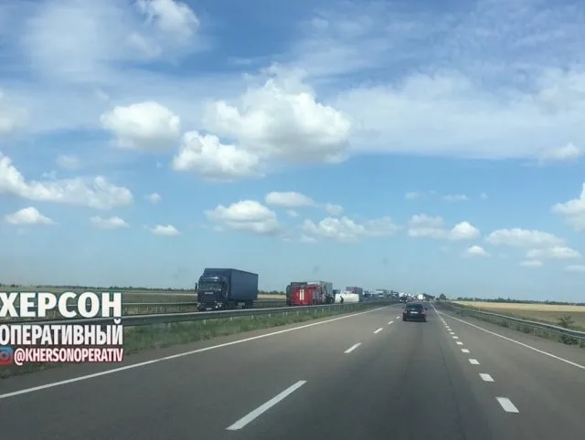 Появились новые фото и видео с места ДТП на трассе Николаев – Херсон
