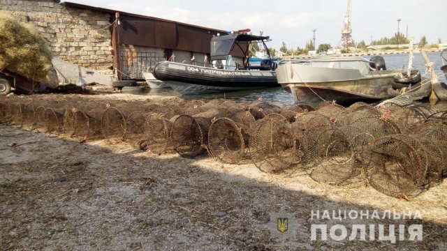 В Утлюкского лимане полицейские обнаружили браконьерские снасти