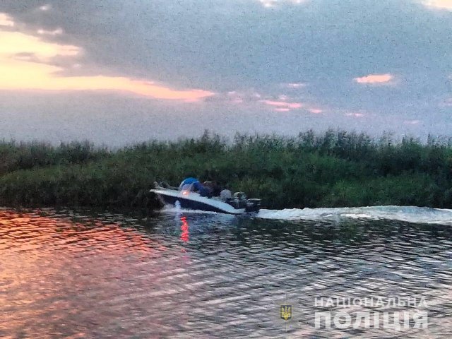 Полиция на Днепре задержала пьяного лодочника
