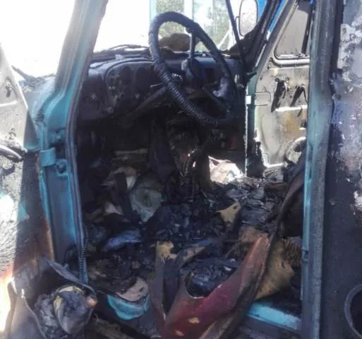 В Голопристанском районе во дворе хозяина сгорел грузовик