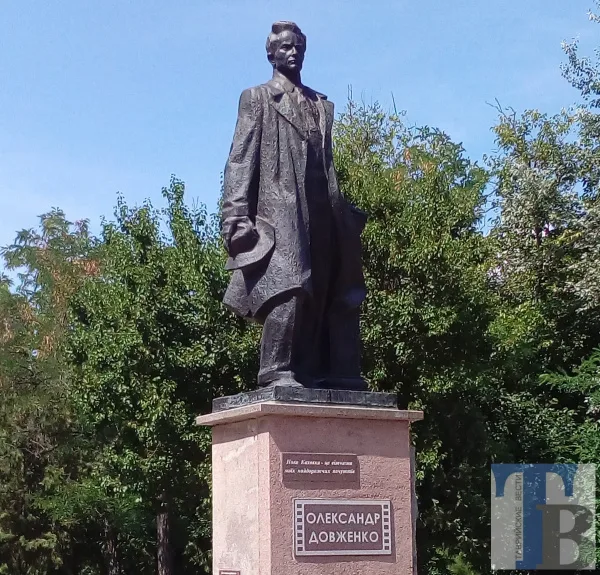 «Лавочку Довженко» установят в Новой Каховке