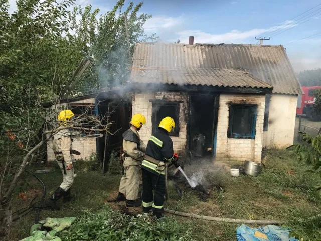 На Херсонщине сельская семья осталась без летней кухни