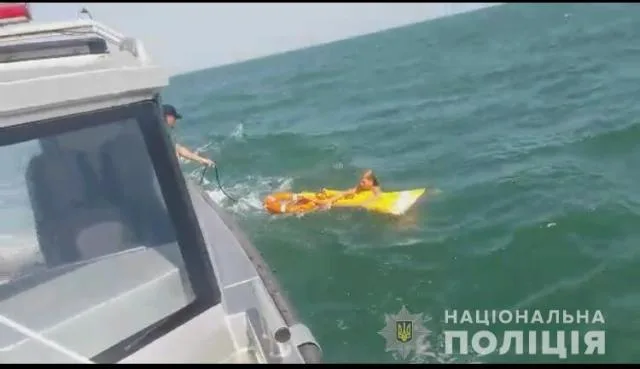 На Херсонщине водные полицейские спасли 26-летнюю отдыхающих из Мелитополя