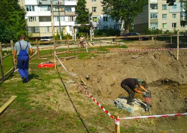 Фирма депутата Херсонского облсовета приступила к возведению нового фонтана в Голой Пристани