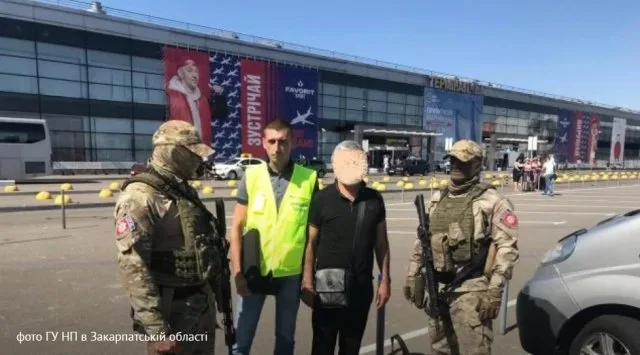 Полиция Закарпаться выдворила из страны криминального авторитета, который ранее сидел в херсонских колониях