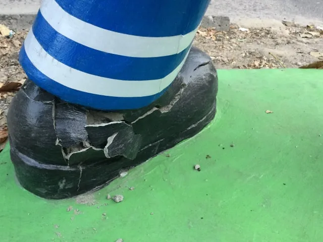 В херсонском батальоне “мальчишек ” из бетона появились “раненные”