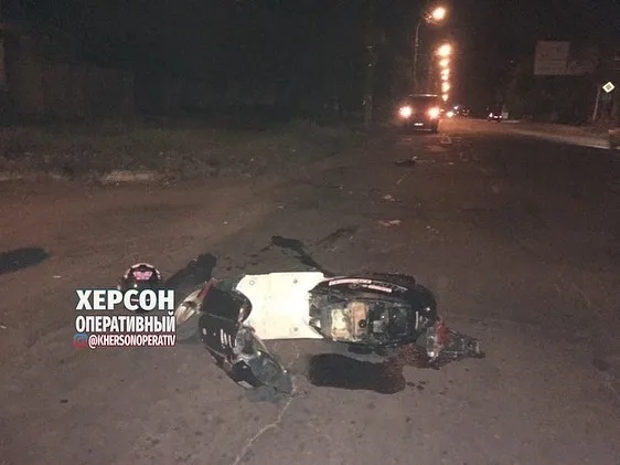 В Херсоне вечернее ДТП: BMW сбил скутериста