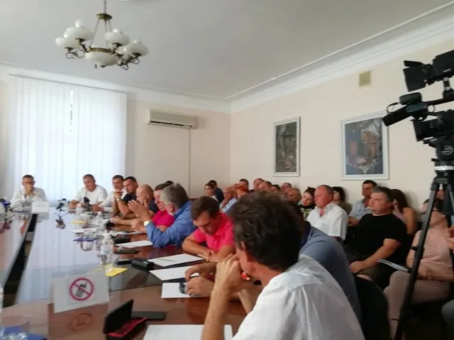 Херсонские аграрии запустили флешмоб #НиПродажуЗемлиИноземцям