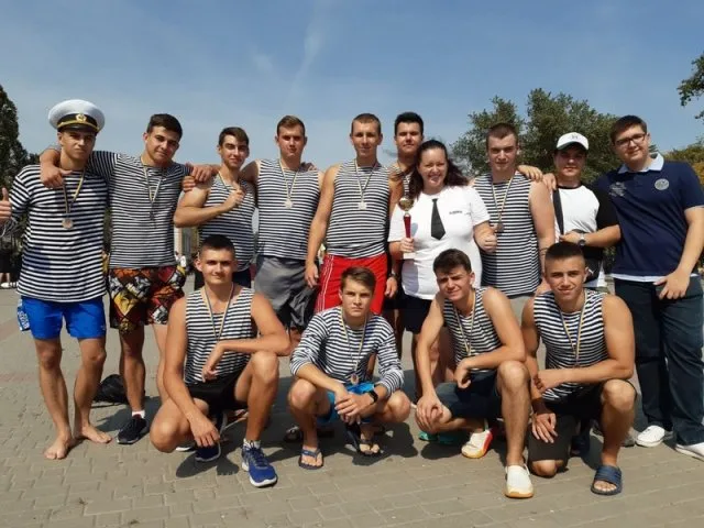 Ко Дню города в Херсоне состоялись соревнования по гребле на лодках “Дракон”