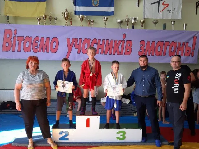 В Херсоне провели Чемпионат области по самбо без бюджетных денег