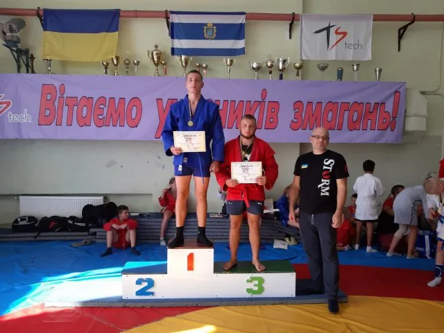 В Херсоне провели Чемпионат области по самбо без бюджетных денег