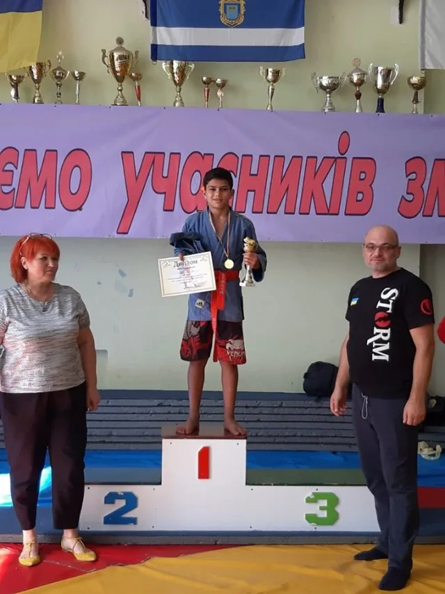 В Херсоне провели Чемпионат области по самбо без бюджетных денег