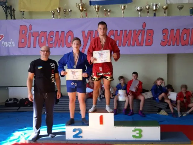 В Херсоне провели Чемпионат области по самбо без бюджетных денег