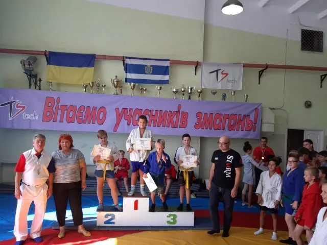 В Херсоне провели Чемпионат области по самбо без бюджетных денег