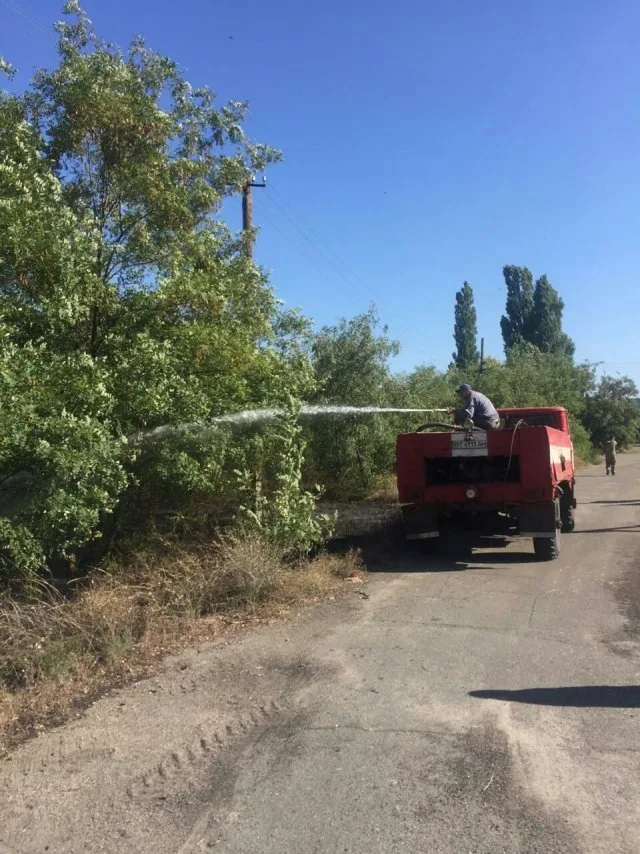 На Херсонщине сотрудники колонии тушили лесной пожар