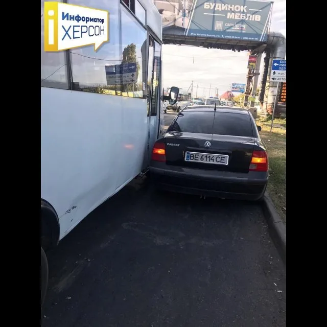 В Херсоне ДТП на железнодорожном переезде с участием маршрутки