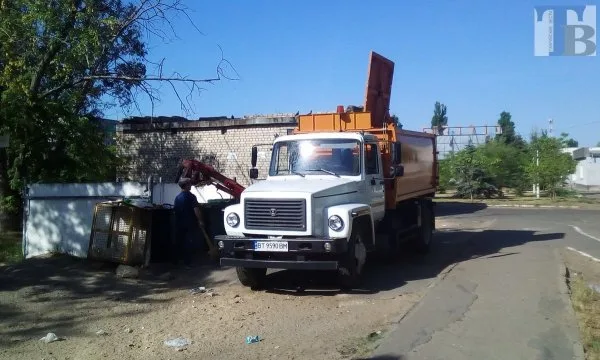 В Новой Каховке требуют лишить местное коммунальное предприятие лицензии на вывоз мусора