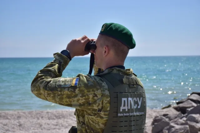 На Херсонщине пограничники спасли от браконьеров 250 крабов