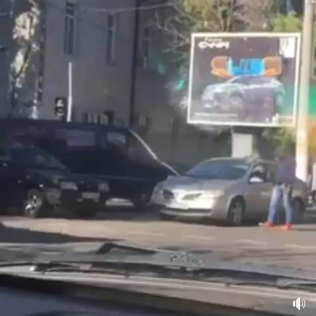 В центре Херсона тройное ДТП