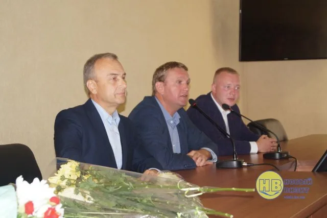 В Геническе провожали Воробьева и встречали Онищенка