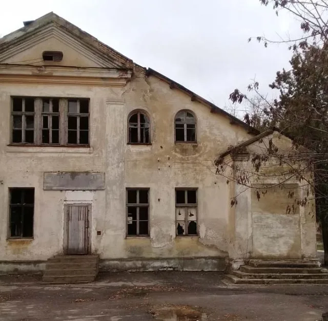 В Новой Каховке продали здание старого терапевтического корпуса