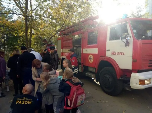 В Новой Каховке бойцы ГСЧС спасли двух взрослых и ребенка
