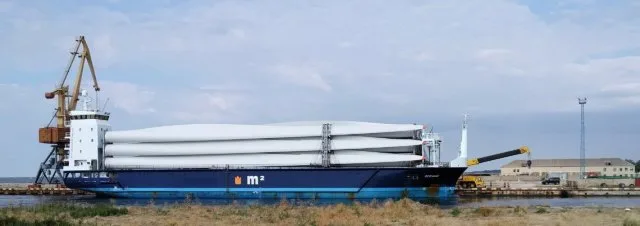 Порт Скадовск успешно обработал груз комплектующих для Мирненской ВЭС