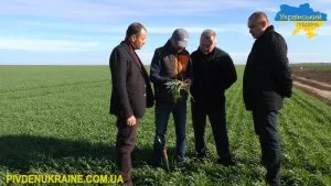 Херсонские фермеры удобряют свои поля водорослями