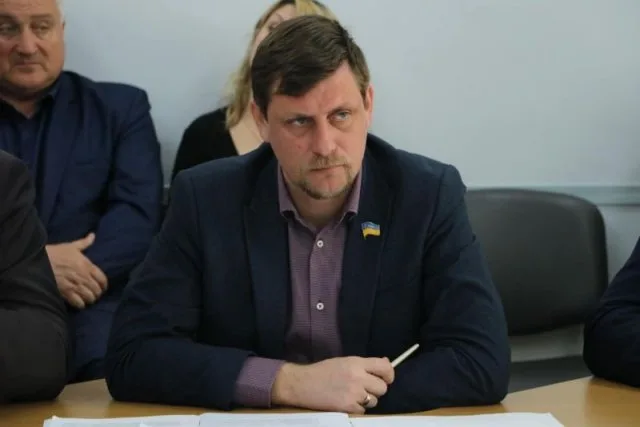 Недофинансирование образования: Гусев отстранил директора департамента образования