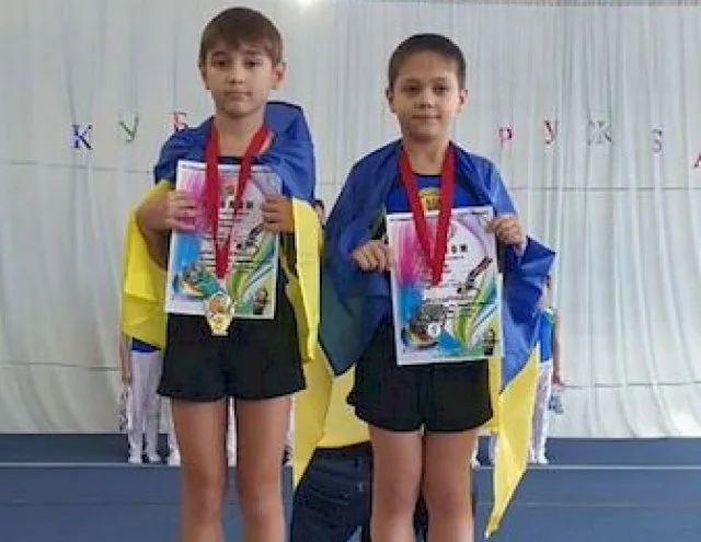 Геничанка показала в каком позорном зале занимаются акробаты-чемпионы