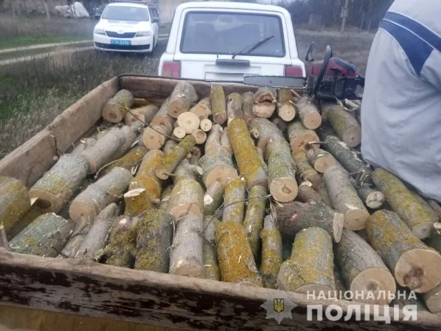 Новокаховские полицейские задержали лесных браконьеров