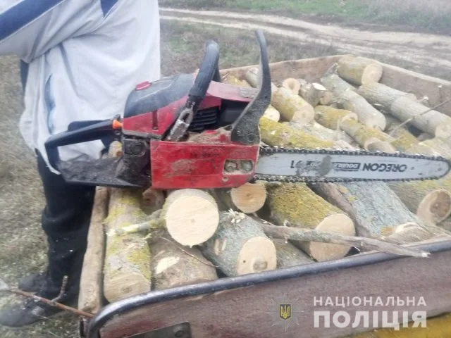 Новокаховские полицейские задержали лесных браконьеров