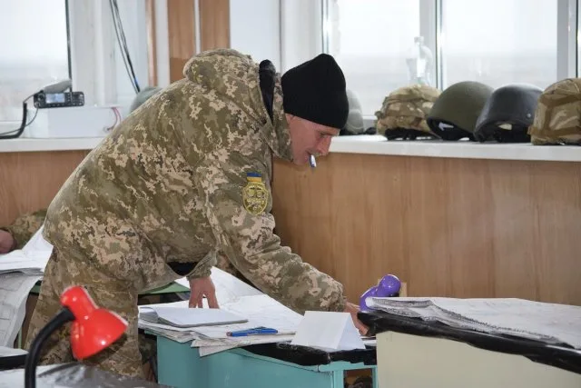 На Херсонщине военные проводят батальонные тактические учения. Но без боевой стрельбы