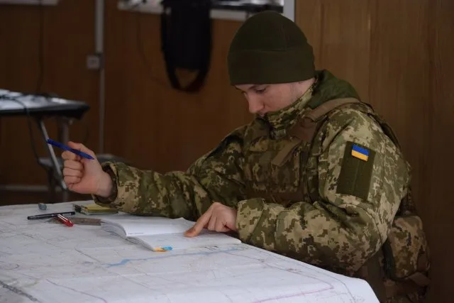 На Херсонщине военные проводят батальонные тактические учения. Но без боевой стрельбы