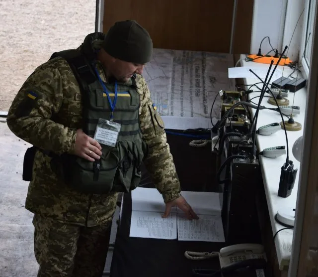 На Херсонщине военные проводят батальонные тактические учения. Но без боевой стрельбы