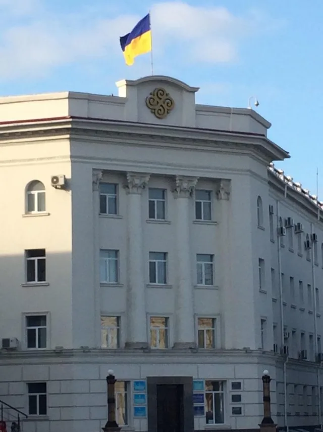 В Херсоне в День памяти жертв голодоморов флаги над зданиями ОГА не приспустили
