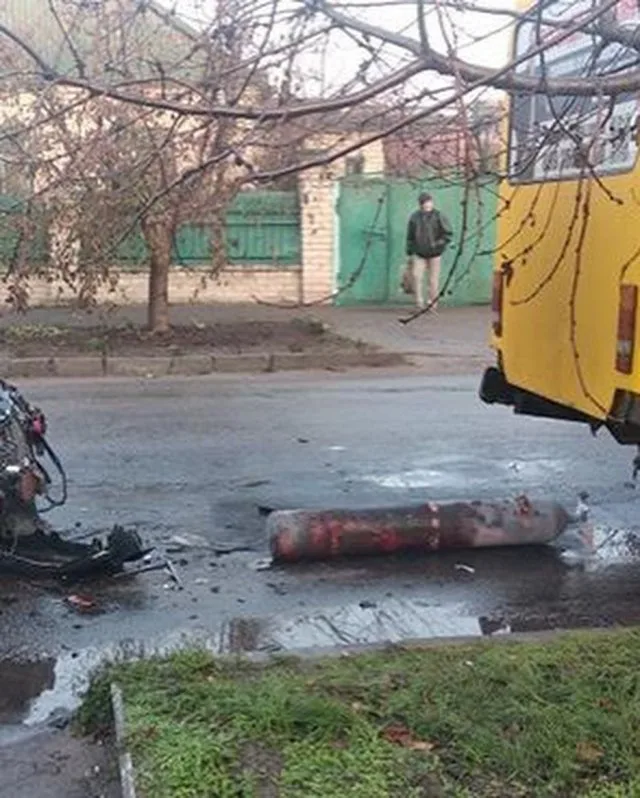 В Херсоне в ДТП едва не взорвалась маршрутка