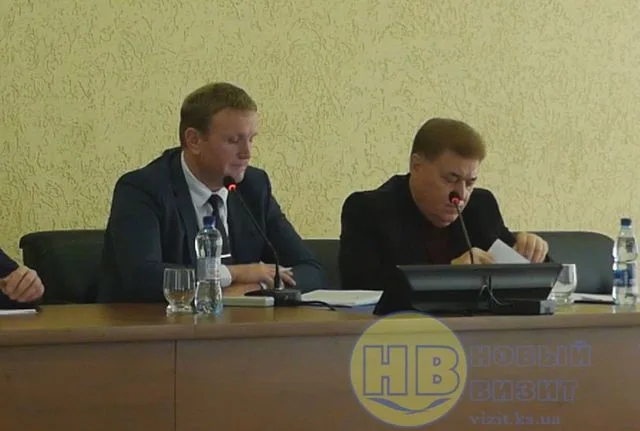 Руководители Генического райсовета получают около 30 тыс. гривен