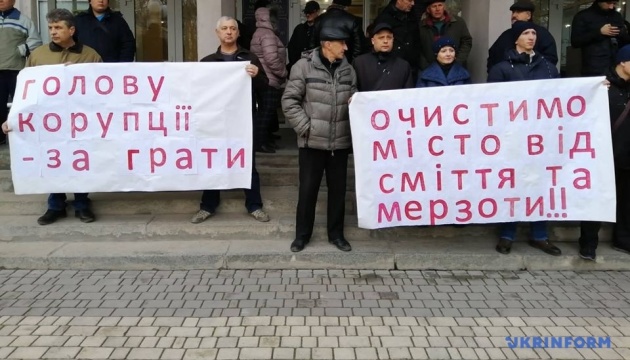 В Херсоне решили пока не растаможивать “токсический песок” из Черногории