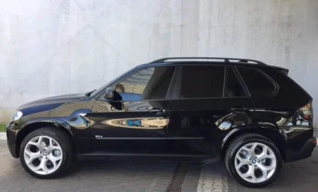 Херсонский таможенник приобрел BMW X5 за 40 000 гривен