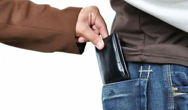 Житель Бериславского района повадился воровать деньги из барсетки знакомого