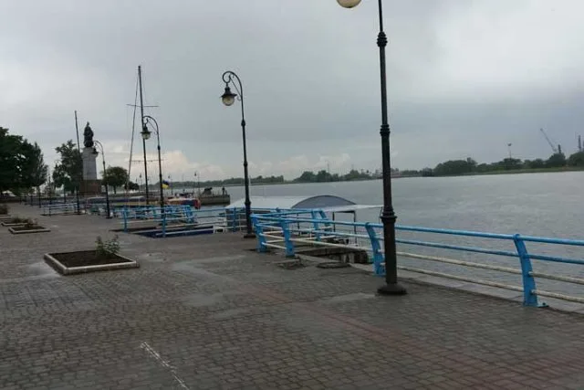 Приезжий ночью бросился в Днепр с херсонской набережной
