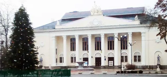В Новой Каховке новогоднюю елку откроют 20 декабря