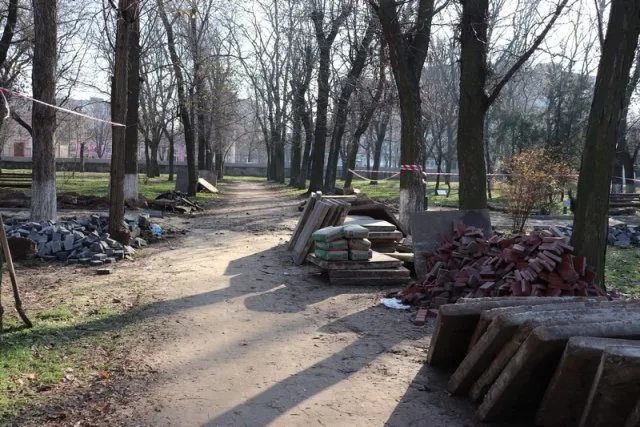 В ХГУ стартовала модернизация парковой зоны